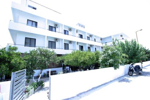 Hotel Platon - image 2