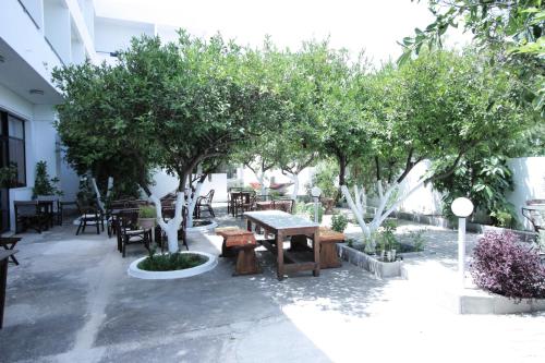 Hotel Platon - main image