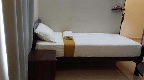 Standard Single Room image 4