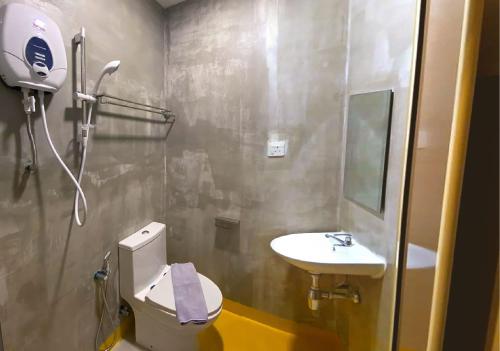 room detail thumbnail 2