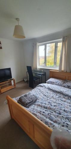 Spacious and Serene Stay near Milton Keynes centre