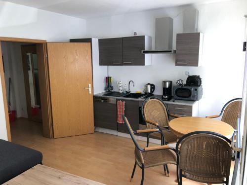 Zentrale 2 Zimmer EG Wohnung mit Balkon, Leipzig (photo 2)
