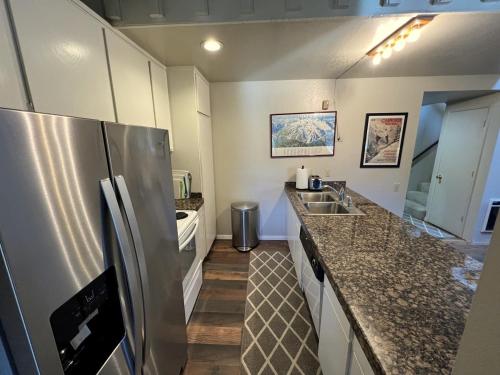150 Standard Condo - image 3