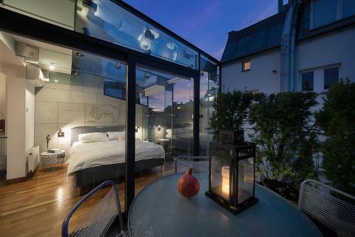 Main Square Studio with TERRACE & Air condition, Cracovia