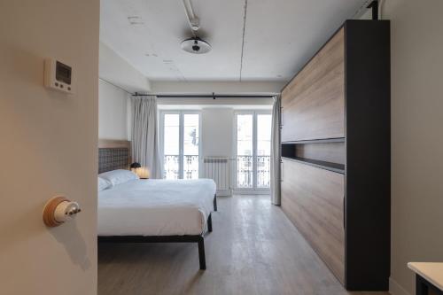 ทัศนียภาพ, ลาโทรูป แกรนด์ เพลส โฮสเทล (LATROUPE Grand Place Hostel) near น้ำพุรูปปั้นเด็กผู้หญิงนั่งฉี่เจนเนเคพิส