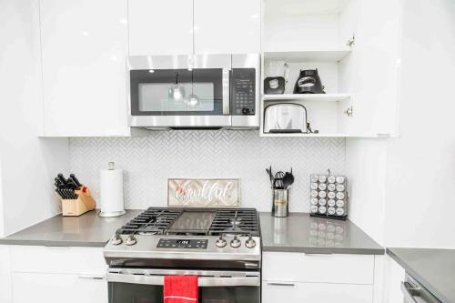 Contemporary luxe home 10mins from DT Houston!!! secondary