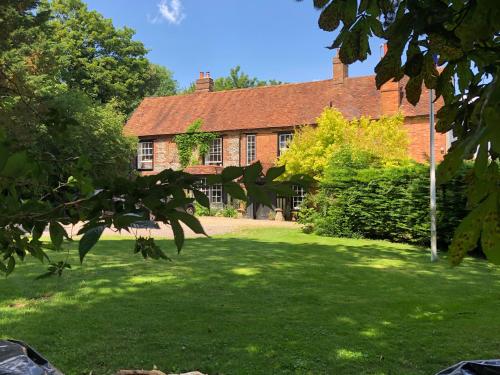 Traditional 18th Century Farmhouse in Streatley photo 2