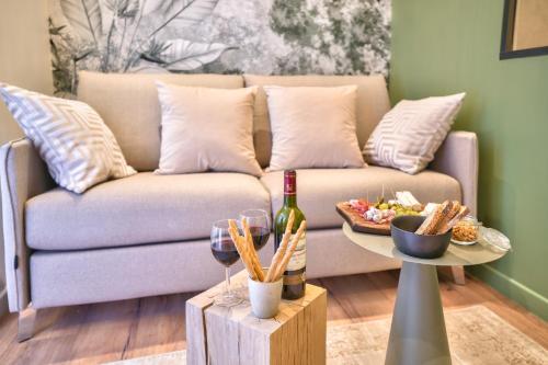 NEW Eiffel Tour ! Splendid Apartments in the Heart of Paris, Paris