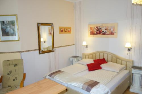 Apartment image 8