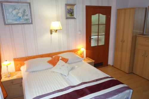 Apartment image 9