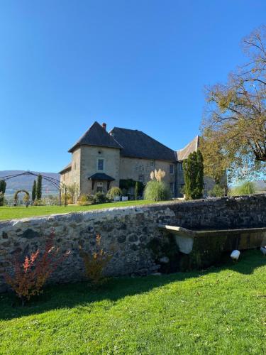 Chateau de Morgenex - Accommodation - Vallières