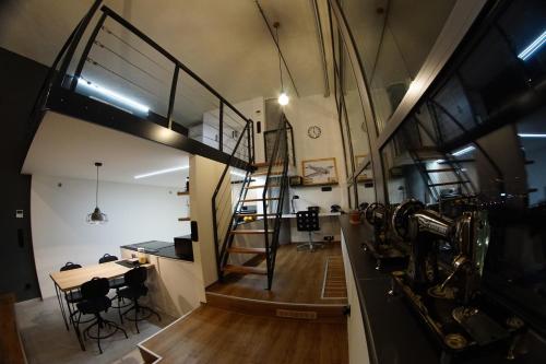 View Skyscraper Bata - loft XL View Skyscraper Bata - loft XL