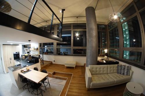 View Skyscraper Bata - loft XL View Skyscraper Bata - loft XL