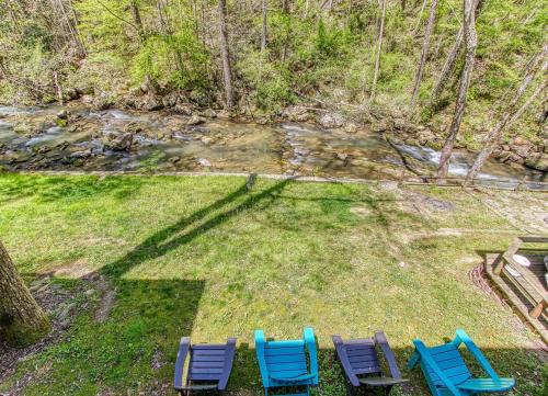 Stream On in Sevierville, USA