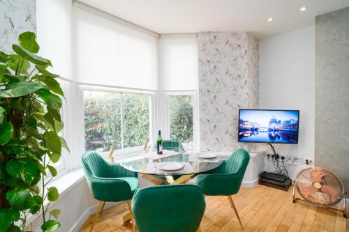 Oakfield Premier Apartments - Fast Wifi - 5 mins City Centre