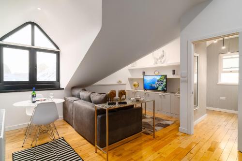 Oakfield Premier Apartments-High Speed WiFi-Smart SelfCheckIn-Central Cardiff Gem 5