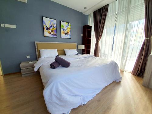 Skypool Encorp Marina Three Bedroom