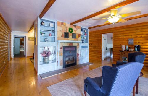 Quarter Horse Inn & Lodge - image 12