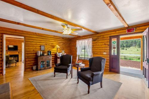 Quarter Horse Inn & Lodge - image 13