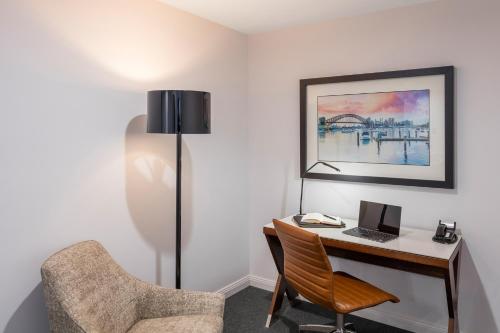 Meriton Suites North Sydney - image 4