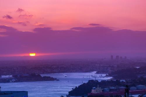 Meriton Suites North Sydney - image 11