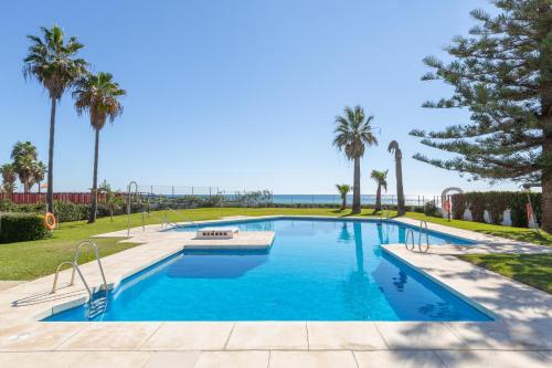  Spacious apartment by the Sea in Sitio de Calahonda