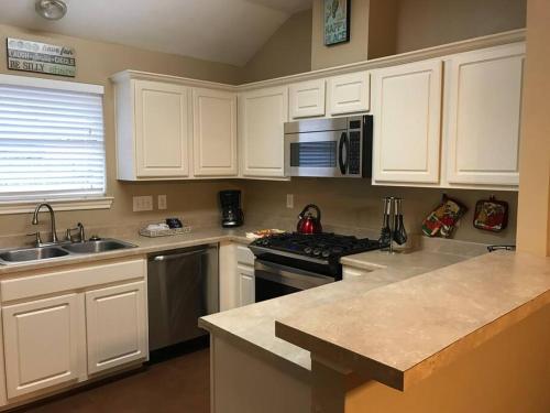 Cozy Pet-Friendly Home- Huge Fall/Winter Discounts in Spring, USA