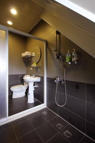 Pulicity Villa B&B - image 2