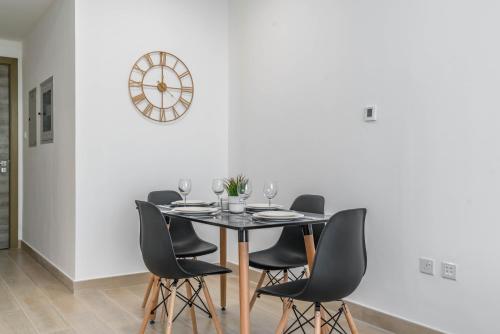 Elegant 1 Br in Bloom Towers Jumeira Village Circle