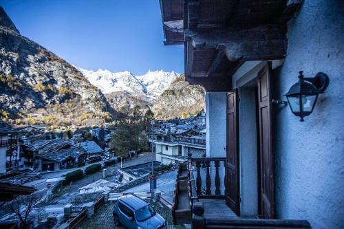 L.A. SUITE Courmayeur L.A. SUITE Courmayeur