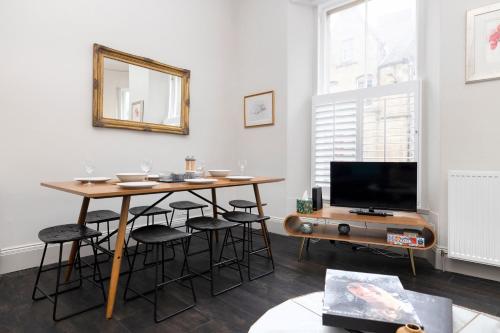 JOIVY Sophisticated Apt near Edinburgh Castle, Edinburgh (Foto 10)