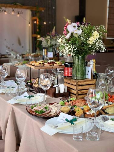 格羅布斯酒店 (Globus Hotel) in 捷爾諾波爾