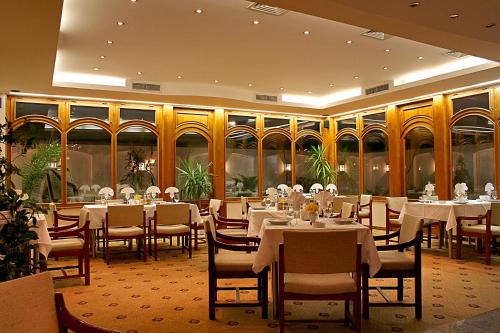 Geneva Hotel - image 7