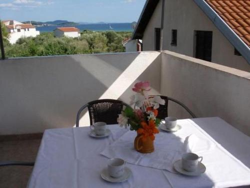 Apartment in Tribunj with sea view, balcony, air conditioning, W-LAN 5037-1