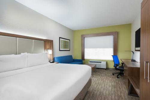 Holiday Inn Express & Suites - Columbus Airport East, an IHG Hotel