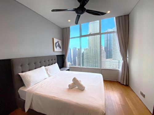 Sky Suites KLCC by Like Home
