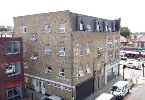 Ilford Central Luxury Apartments - main image