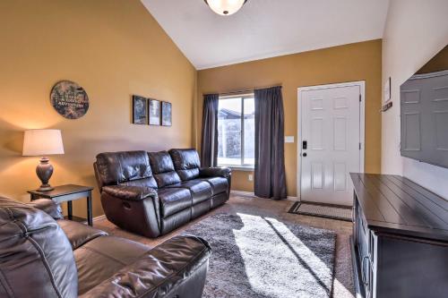 Cozy Donnelly Townhome Less Than 6 Mi to Fish and Ski! - Donnelly