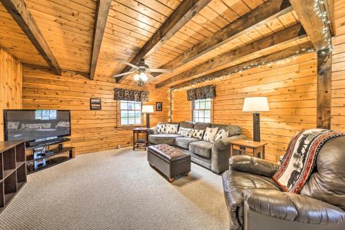 All-Season Sanctuary: Steps to Moosehead Lake in Greenville (ME)
