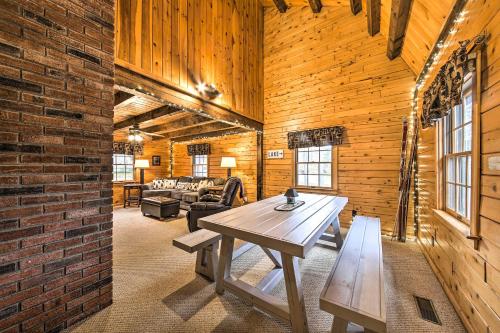 All-Season Sanctuary: Steps to Moosehead Lake in Greenville (ME)