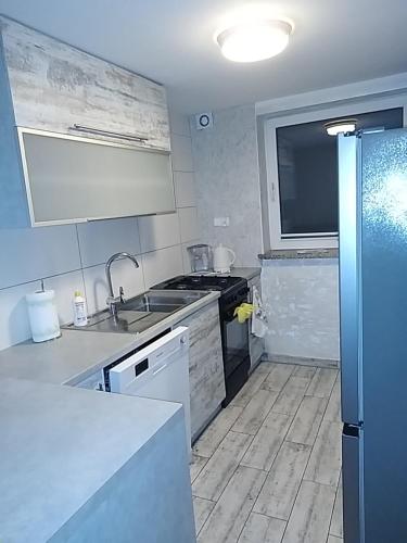 Cocina, Mieszkanie nad jeziorem z własną linią brzegową (Mieszkanie nad jeziorem z wlasna linia brzegowa) in Olsztyn City Center