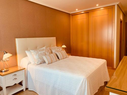 One-Bedroom Apartment image 10
