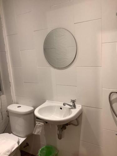 Charurat Suite Hotel – Bangkok, NY