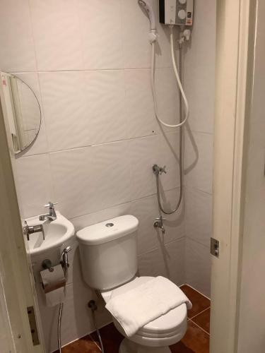 Charurat Suite Hotel – Bangkok, NY