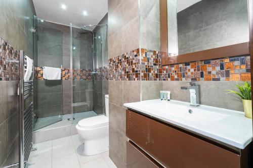 Koupelna, Haus Luxury Apartment - Perry Barr - Parking - Smart TV - WIFI - TOP RATED near Moor Street Railway Station