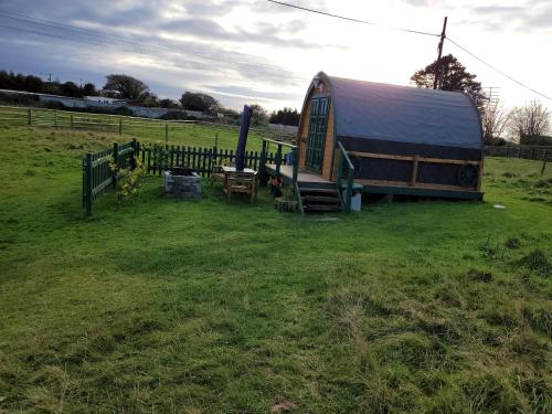 Glamping Pod in St Austell Sleeps 2 with Spa Pool in Luxulyan