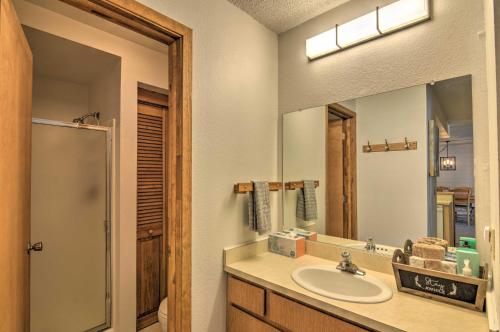 Mountainside Paradise Ski-In and Ski-Out Resort Condo - main image