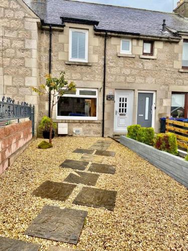 Claire's Townhouse, Aberdeenshire, 3 bedrooms - Apartment - Oldmeldrum