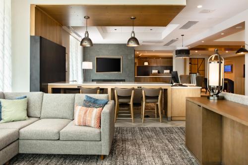 Staybridge Suites - Iowa City - Coralville an IHG Hotel - image 3