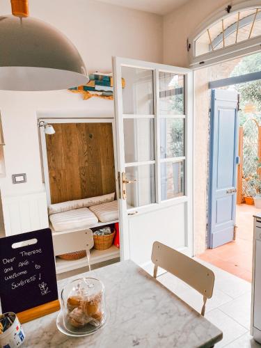  La casa nel castello e il giardino segreto in Suvereto